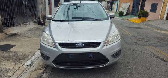 FORD FOCUS 2.0 GLX SEDAN 16V FLEX 4P MANUAL